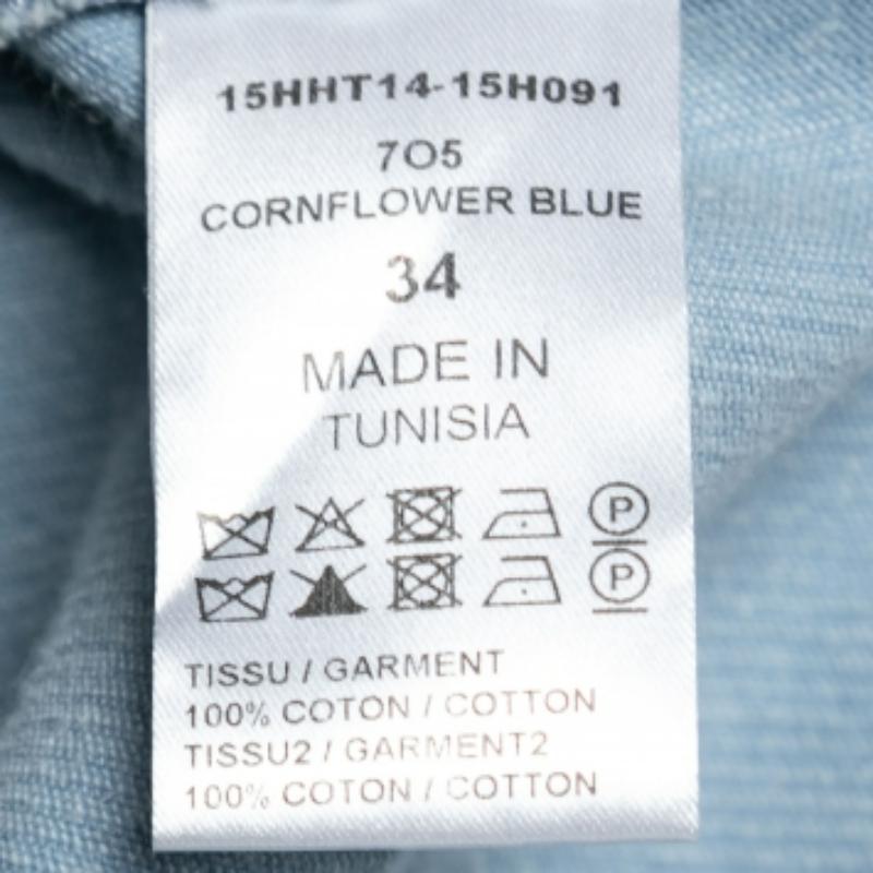 Questo top griffato offre stile e comfort. Realizzata con i migliori tessuti, la creazione è stata curata nei minimi dettagli. Abbinalo a un paio di jeans e a delle scarpe basse.