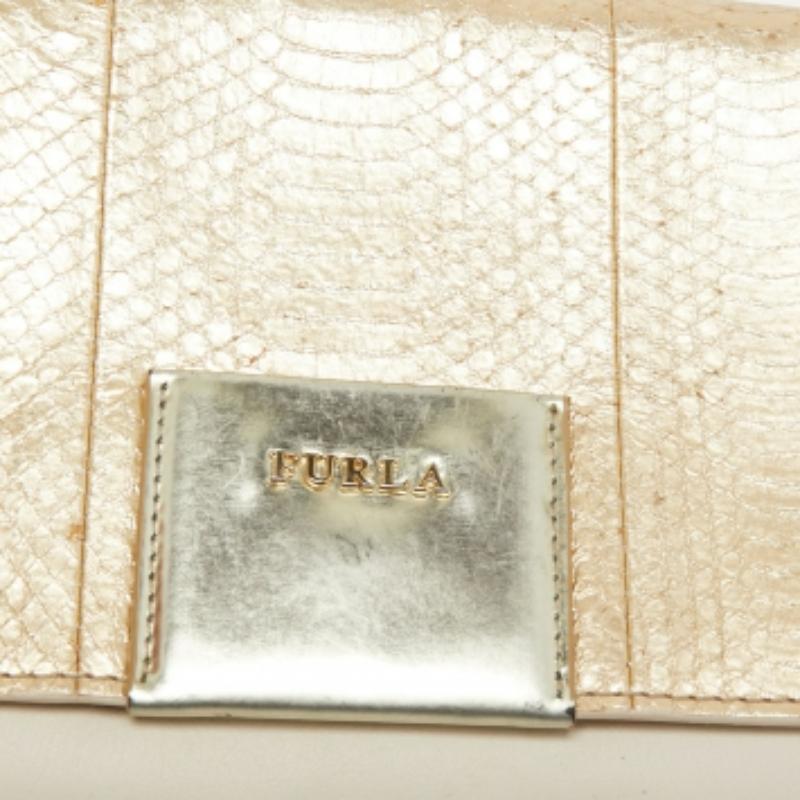 Furla Borsa a tracolla in pelle oro/crema e pitone goffrato in vendita 4