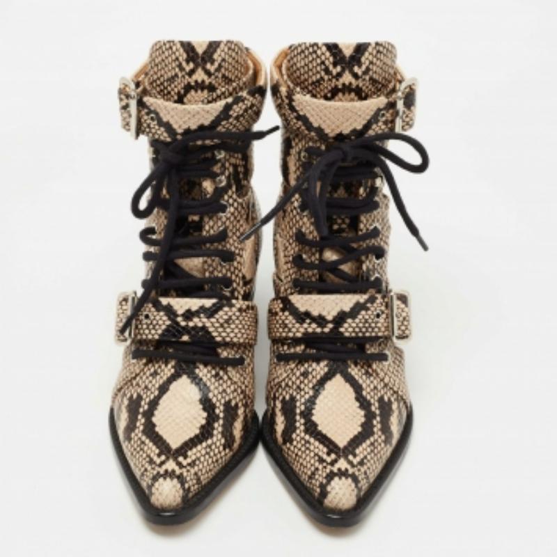 Chloe Stivaletti Rylee in pelle goffrata pitone marrone/nero misura 36 In condizioni buone in vendita a Dubai, Al Qouz 2