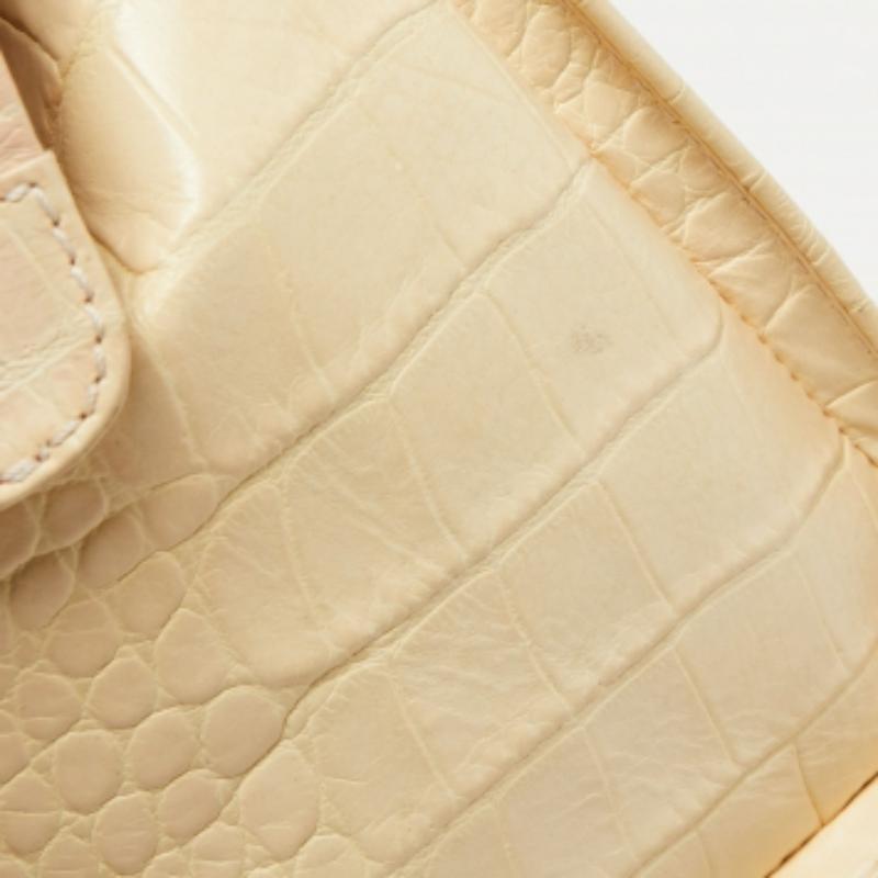 Donna Gianfranco Ferrè Borsa Boston in pelle goffrata alligatore beige in vendita