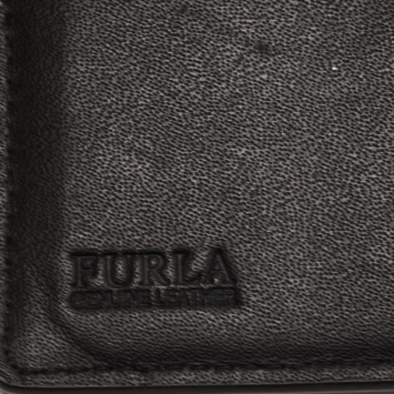 Furla Portafoglio compatto con borchie in pelle nera in vendita 1
