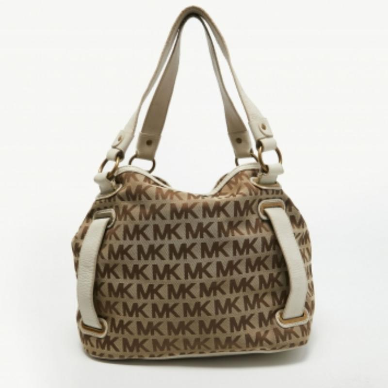 Michael Michael Kors Beige/Off White Signature Canvas Tote con tasca frontale In condizioni discrete in vendita a Dubai, Al Qouz 2