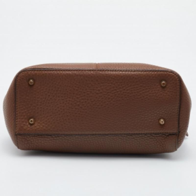 DKNY Borsa a tracolla in pelle marrone con zip in vendita 3