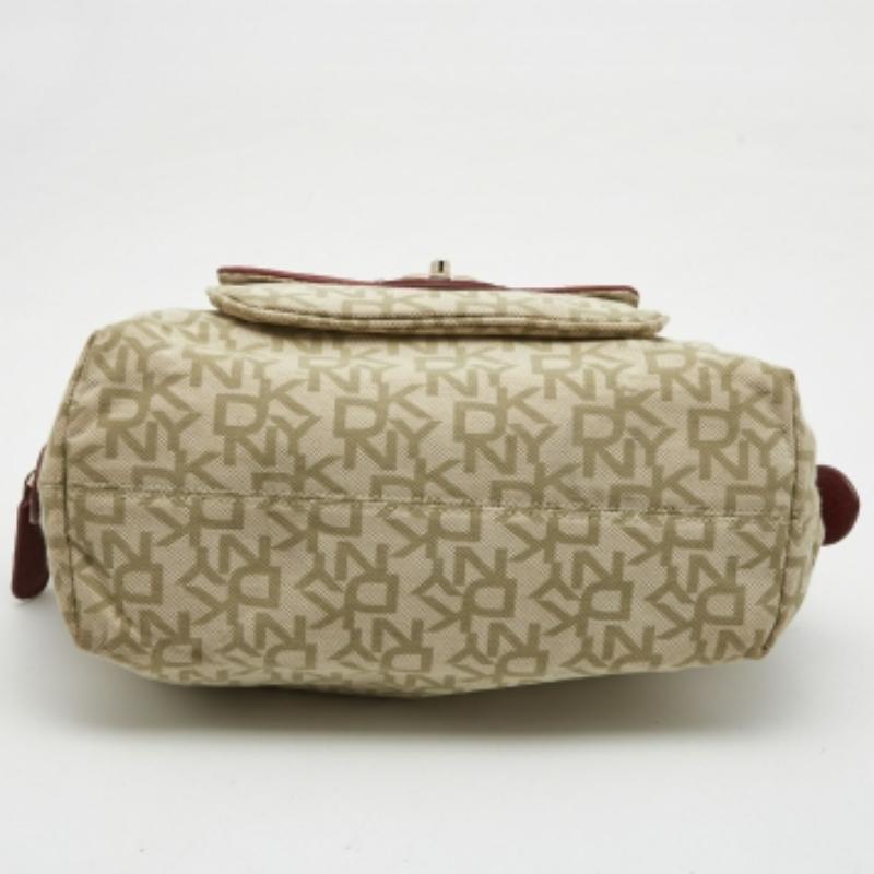 Marrone DKNY Borsa tascabile in tela e pelle Monogram Rosso/Beige in vendita