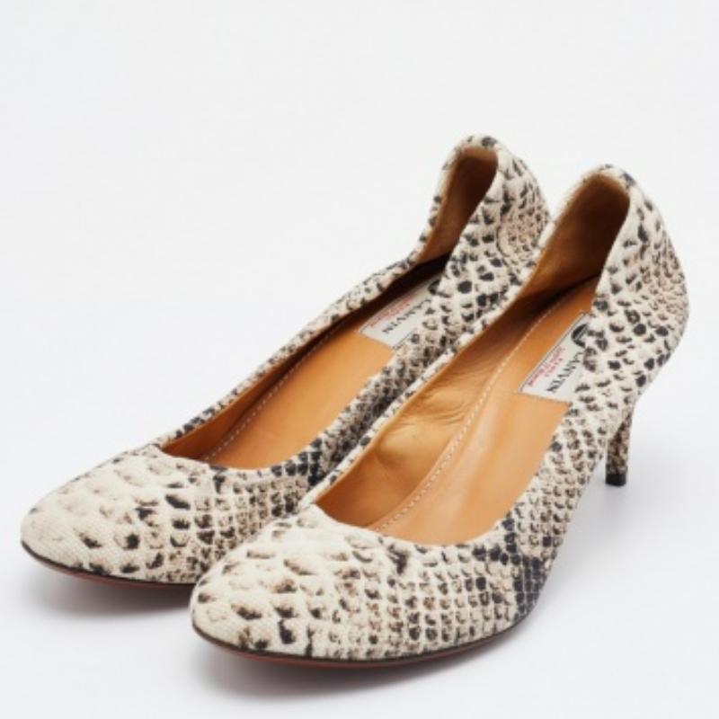 Lanvin Beige/Brown Python Print Canvas Pumps Taglia 41 In condizioni buone in vendita a Dubai, Al Qouz 2