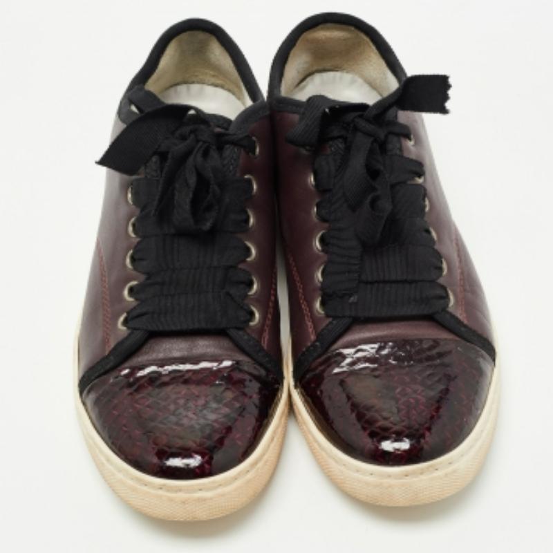Lanvin, pelle borgogna e pitone goffrato, scarpe da ginnastica basse con punta a cappuccio, taglia 37 in vendita 3
