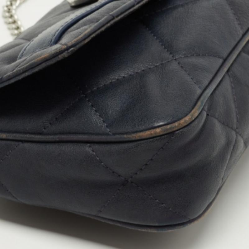 Michael Kors - Sac à bandoulière Hamilton en cuir matelassé bleu marine en vente 2