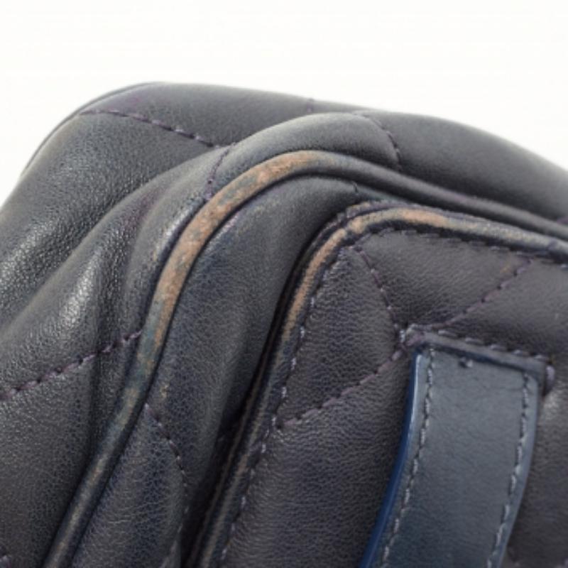 Michael Kors - Sac à bandoulière Hamilton en cuir matelassé bleu marine en vente 4