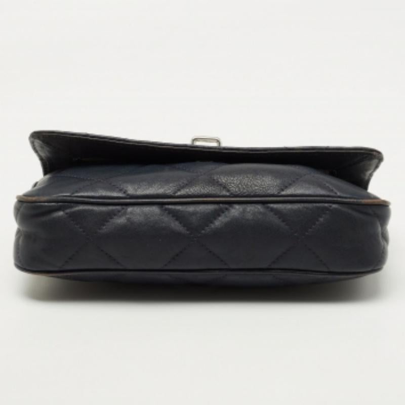 Michael Kors - Sac à bandoulière Hamilton en cuir matelassé bleu marine en vente 1