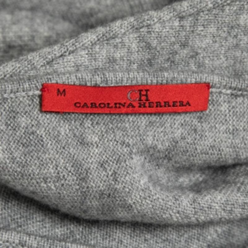 Ideale per la stagione fredda, questo maglione CH Carolina Herrera è una scelta elevata. È stato realizzato con tessuti morbidi in una tonalità grigia e rifinito con un collo rotondo e un look minimal.