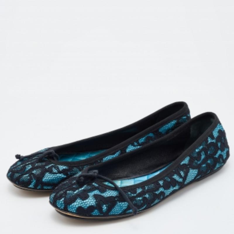 De las mujeres Bailarinas con lazo de raso y encaje negras/azules D&G talla 39 en venta