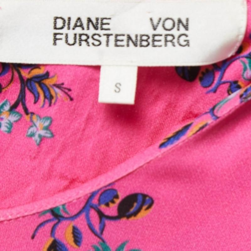 Rose Diane von Furstenberg - Mini robe en crêpe à volants avec motifs floraux sur l'ensemble du corps S en vente
