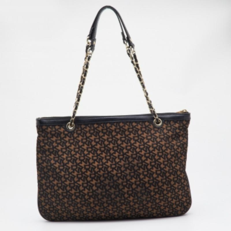 DKNY Borsa a tracolla con catena in tela e pelle marrone/nero Signature in vendita 3