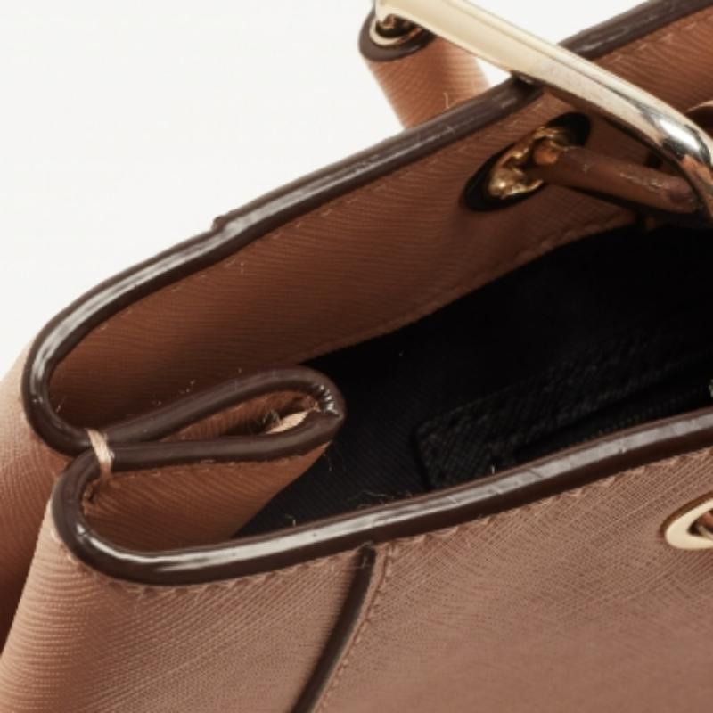 DKNY Tote in pelle beige in vendita 2