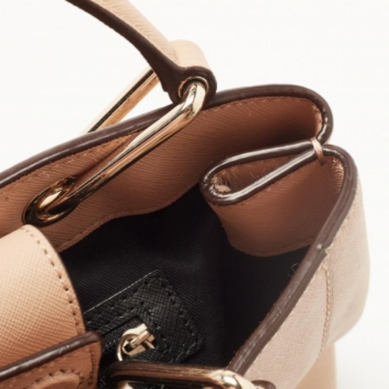 DKNY Tote in pelle beige in vendita 1