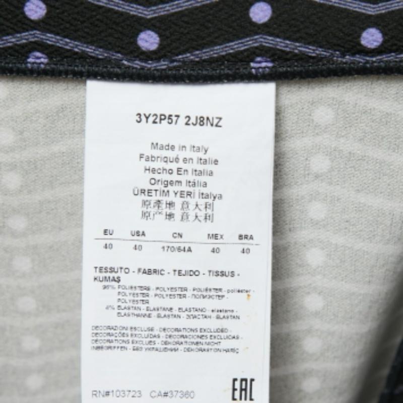 Un pantalon impeccablement taillé est un élément essentiel d'une garde-robe bien garnie. Ce pantalon de créateur est finement cousu pour vous donner l'allure souhaitée et un confort tout au long de la journée.