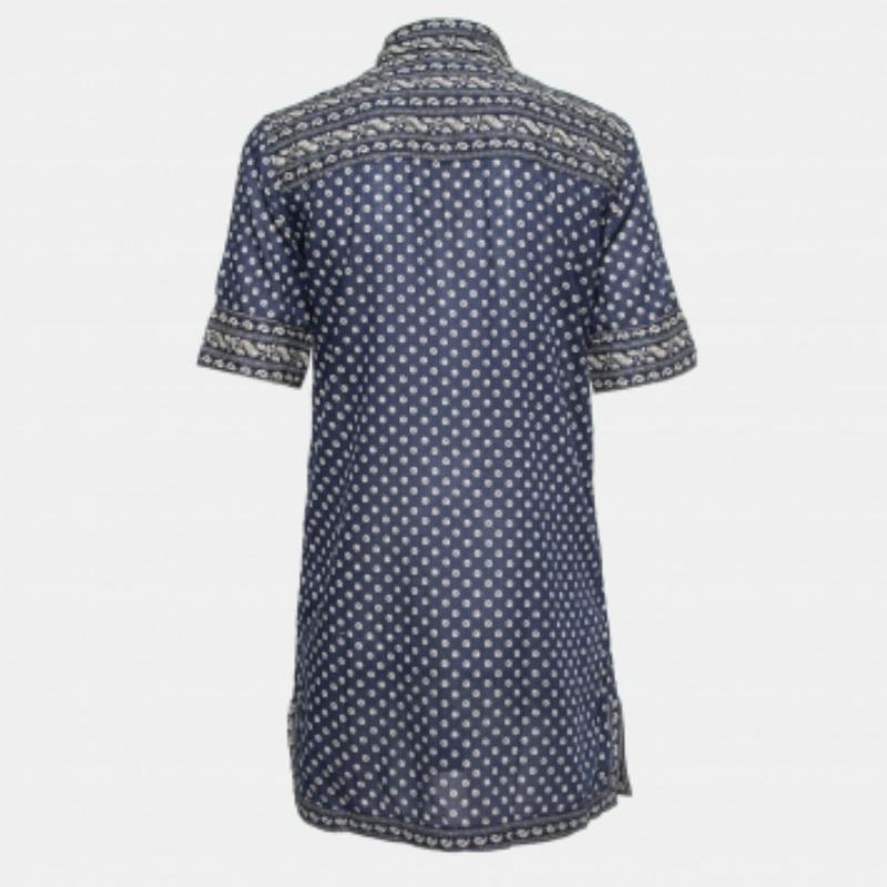 Questo top griffato offre stile e comfort. Realizzata con i migliori tessuti, la creazione è stata curata nei minimi dettagli. Abbinalo a un paio di jeans e a delle scarpe basse.