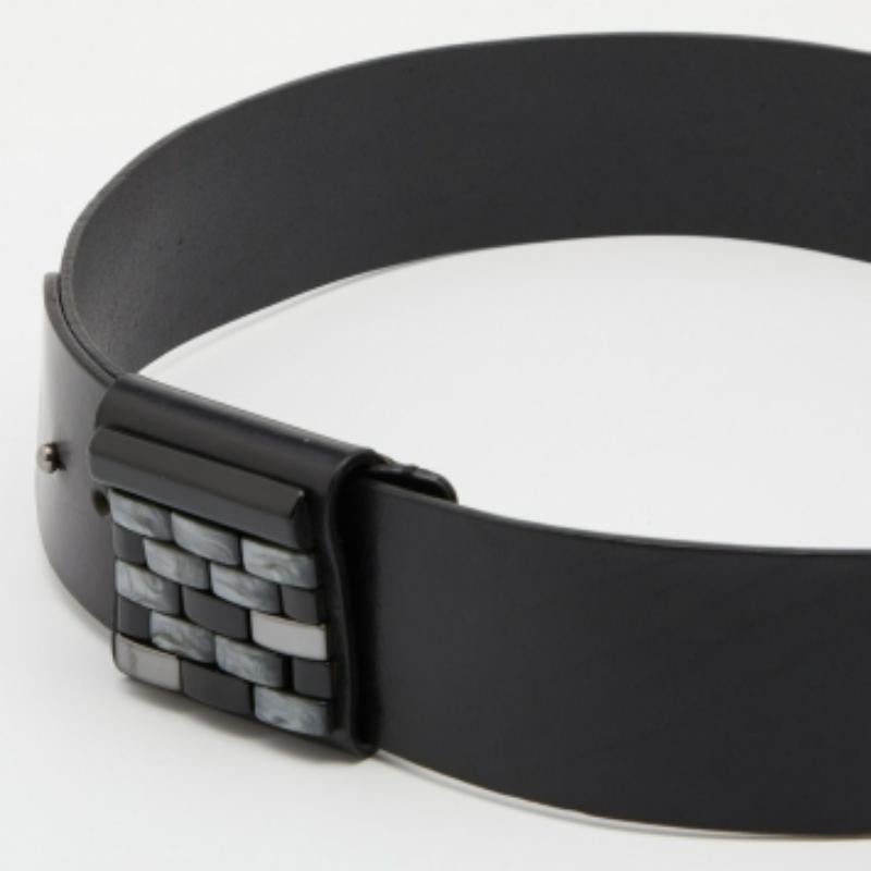 Emporio ARMANI Ceinture large en cuir noir à boucle brique en vente 2