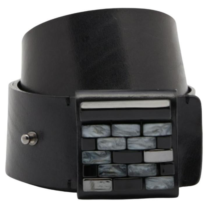 Emporio ARMANI Ceinture large en cuir noir à boucle brique en vente
