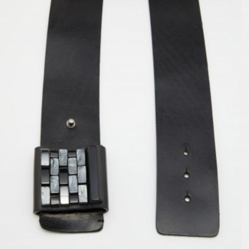 Emporio ARMANI Ceinture large en cuir noir à boucle brique en vente 3