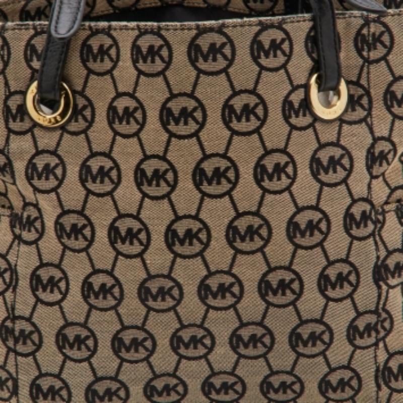 Fourre-tout Jet Set en toile et cuir MICHAEL Michael Kors beige/noir Signature État moyen - En vente à Dubai, Al Qouz 2