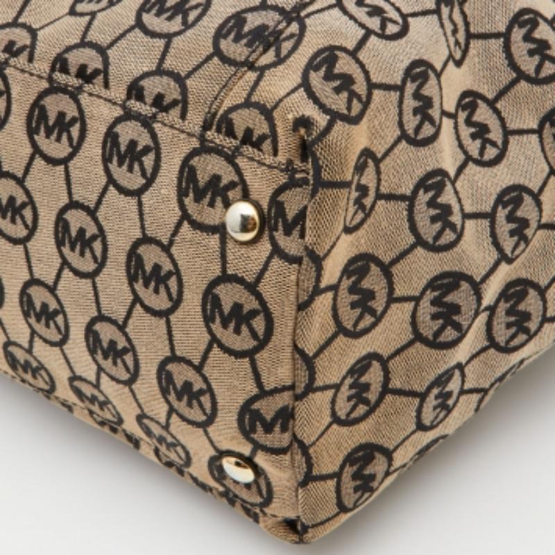 Fourre-tout Jet Set en toile et cuir MICHAEL Michael Kors beige/noir Signature en vente 1