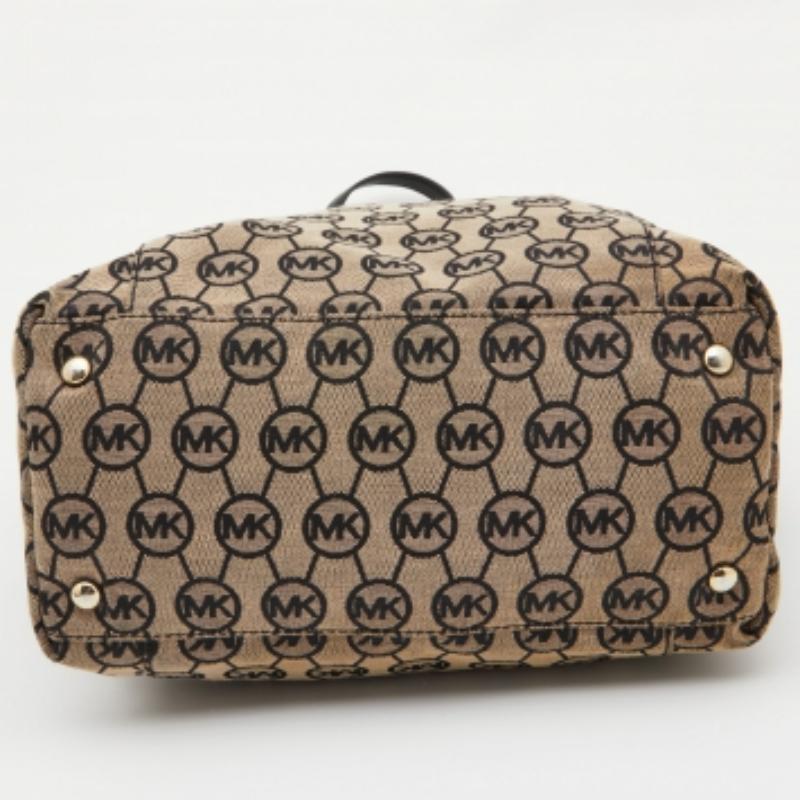 Fourre-tout Jet Set en toile et cuir MICHAEL Michael Kors beige/noir Signature en vente 4