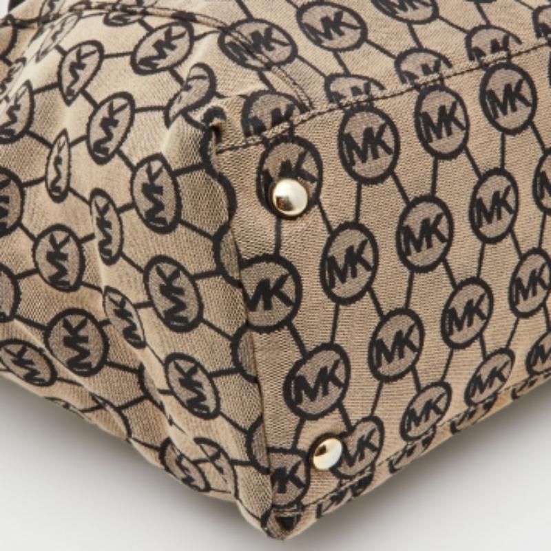 Fourre-tout Jet Set en toile et cuir MICHAEL Michael Kors beige/noir Signature en vente 3