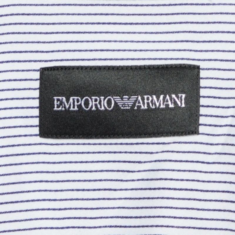 Las camisas son una parte indispensable de un armario, así que esta marca te trae una creación tan versátil como elegante. Se ha confeccionado con material de calidad en un tono versátil. La camiseta está detallada con elementos de la firma y un