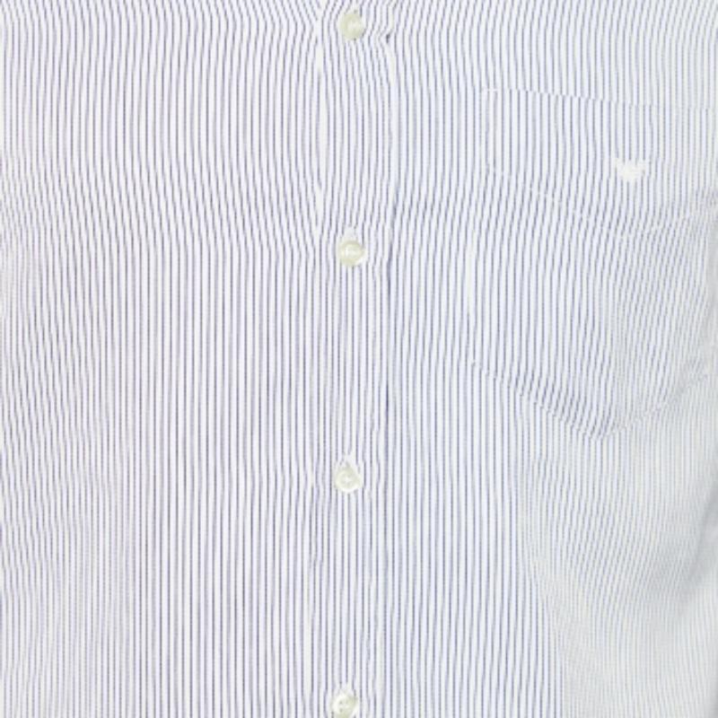 Emporio ARMANI Camisa de rayas blancas y azules de algodón con botones delante M en Bueno estado para la venta en Dubai, Al Qouz 2