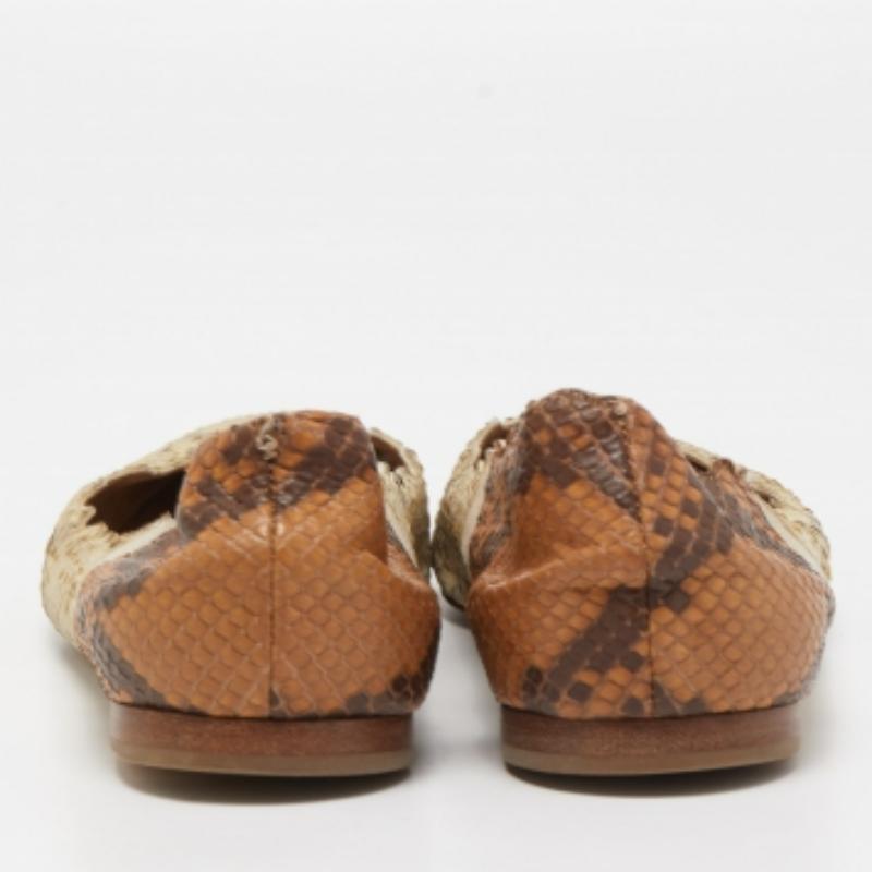 Ballerine Chloe crema/marrone con accenti smerlati taglia 38 in vendita 2