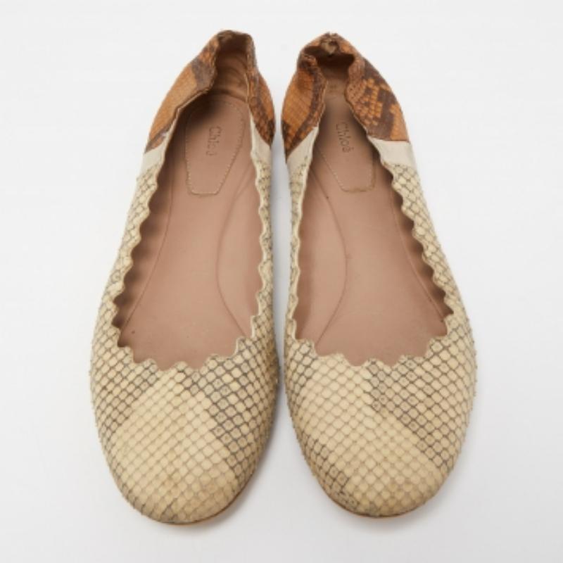 Ballerine Chloe crema/marrone con accenti smerlati taglia 38 in vendita 1