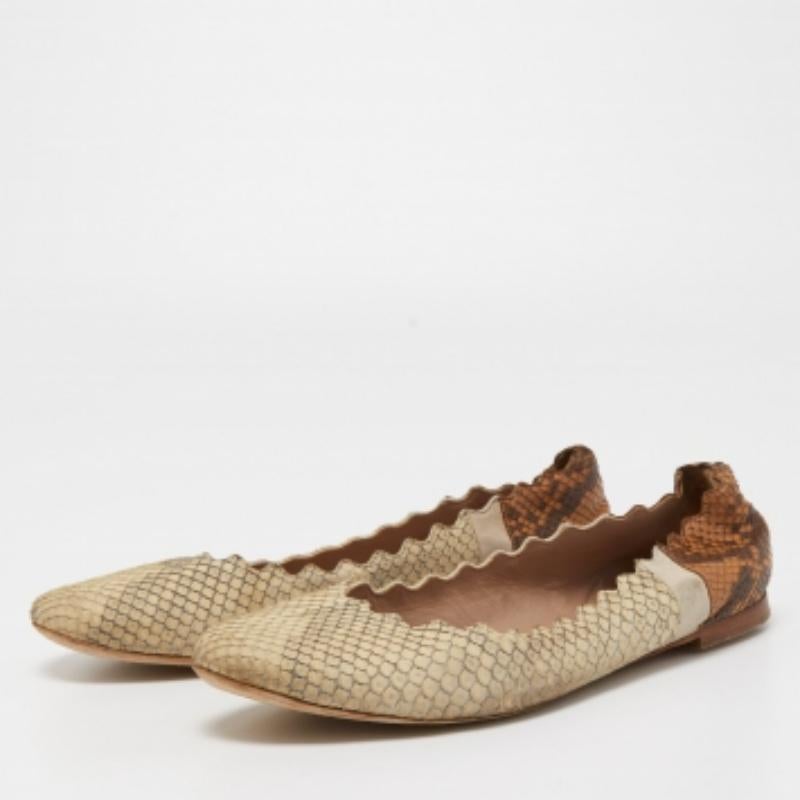Ballerine Chloe crema/marrone con accenti smerlati taglia 38 in vendita 3