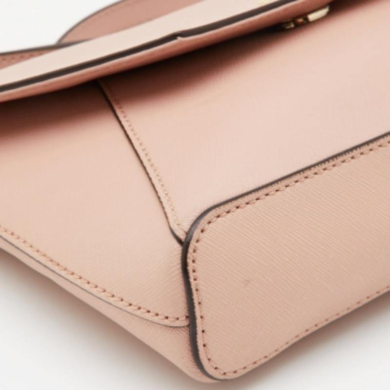 Donna DKNY Borsa a tracolla con patta in pelle rosa in vendita