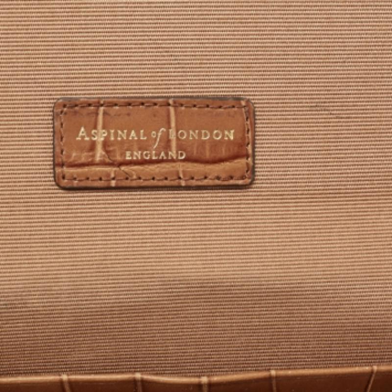 Aspinal of London Portafoglio continentale Mayfair in pelle marrone goffrata a coccodrillo in vendita 4