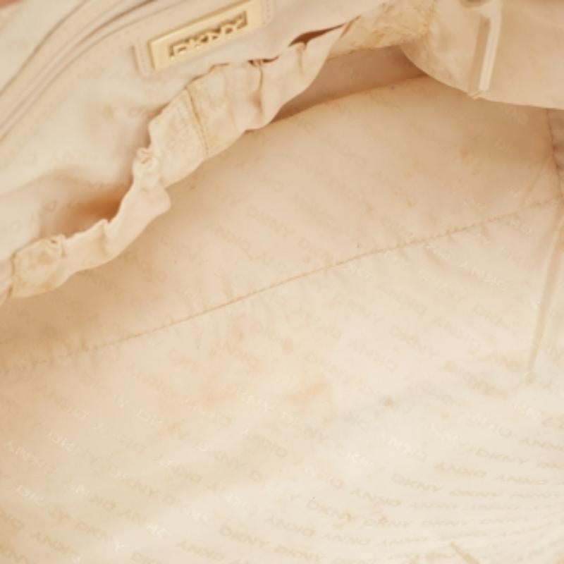 DKNY Weißes Saffiano-Leder Bryant Park Tote im Angebot 4
