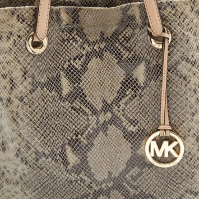 Michael Michael Kors Tote in pelle effetto pitone beige/grigio Nord Sud in vendita 1