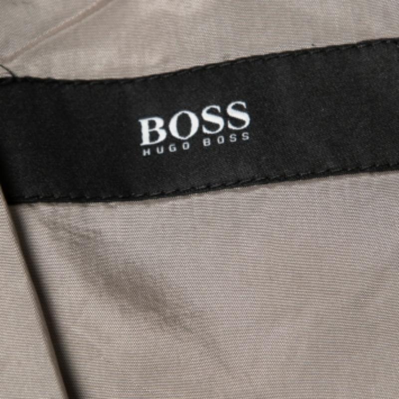 Questo blazer vi dona classe e lusso quando lo indossate. Le maniche lunghe e i dettagli classici conferiscono una finitura formale e raffinata.