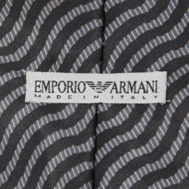 Nero Emporio Armani Cravatta in raso stampato nero in vendita
