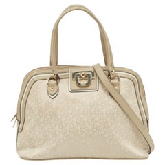 DKNY Crema/Beige, la borsa firmata in tela e pelle con cupola