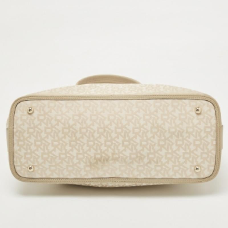 DKNY Crema/Beige, la borsa firmata in tela e pelle con cupola in vendita 2