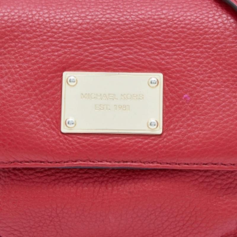 Rosso Michael Kors - Borsa a tracolla con patta in pelle rossa in vendita
