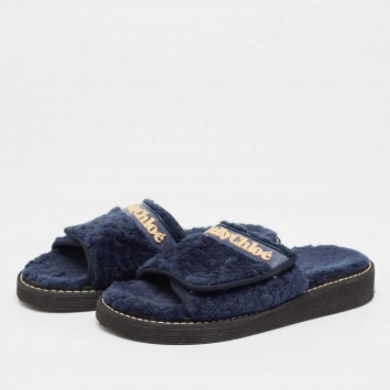 Nero See By Chloe Scivoli piatti in pelliccia blu navy taglia 41 in vendita