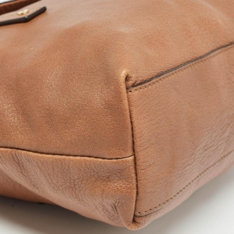 MICHAEL Michael Kors Hamilton Schulranzen aus braunem Leder im Zustand „Gut“ im Angebot in Dubai, Al Qouz 2