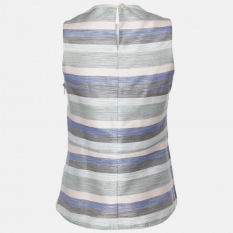 La cura sartoriale, i materiali di qualità e i tagli eleganti fanno di questo top firmato un pezzo da conservare! Il design è classico e facile da abbinare.