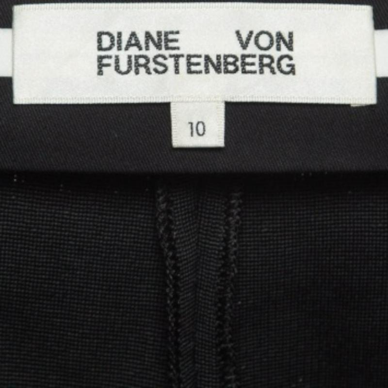 ¡Qué elegantes y con clase son estos pantalones de DVF! Confeccionados con tejidos de calidad y de gran ajuste, complementa estos pantalones con un elegante crop top.