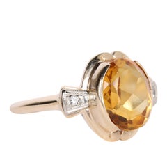 Antikschmuck-Kollektion: Ring aus 10-karätigem Gold mit großem Citrin als Solitär und Diamanten