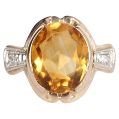 Antikschmuck-Kollektion: Ring aus 10-karätigem Gold mit großem Citrin als Solitär und Diamanten