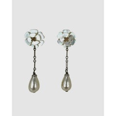 Chanel Camellia Ohrringe mit Kunstperlen im Vintage-Stil