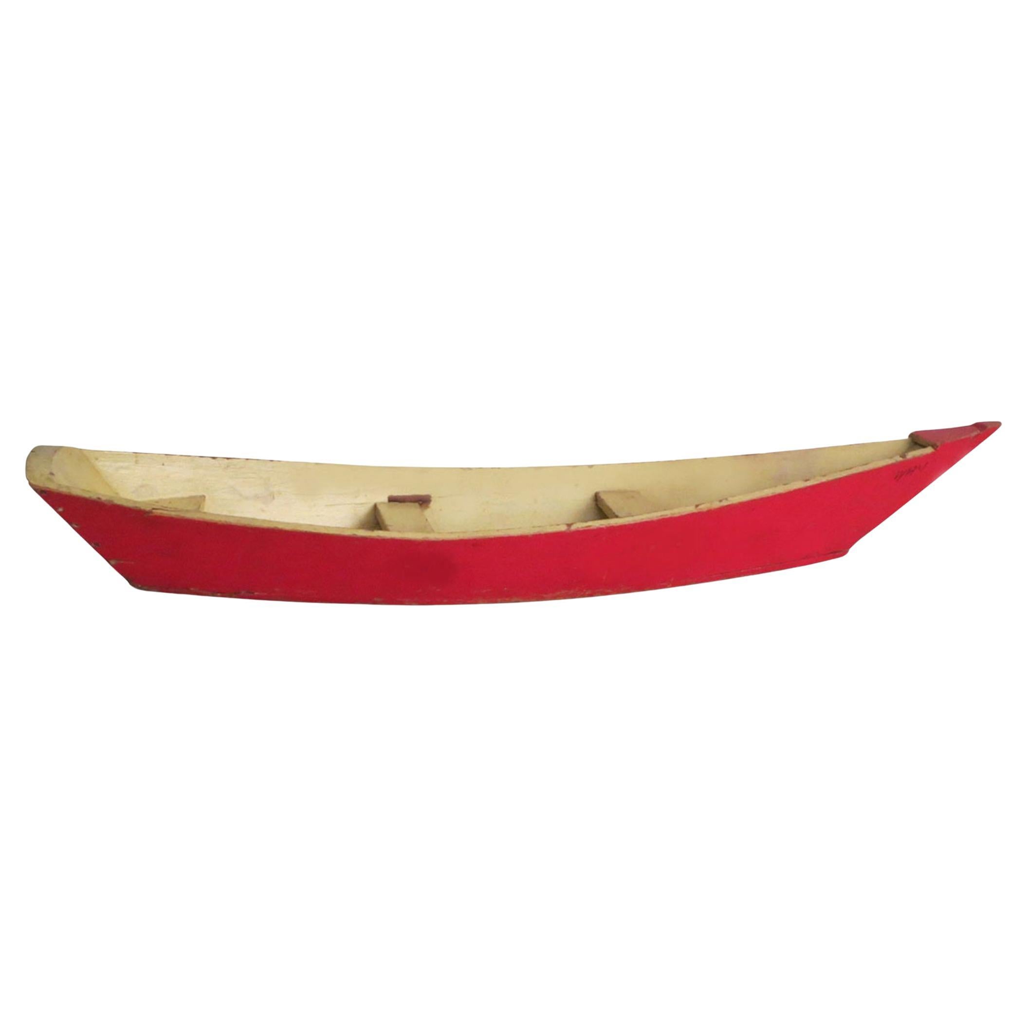 Maqueta rústica de una barca de remos de madera pintada, principios del siglo XX, EE. UU., 3 asientos